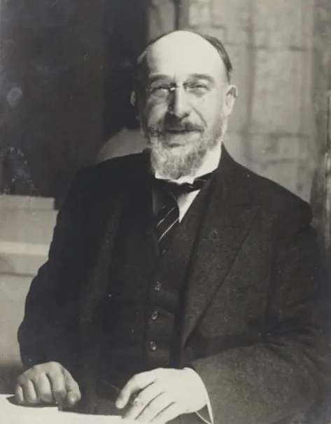 Cuando murió Erik Satie encontraron un armario de paraguas y cartas sin enviar