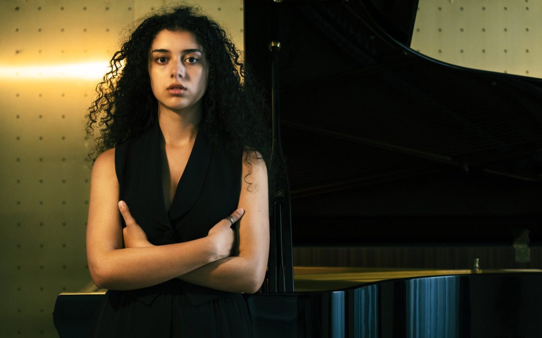 Carlotta Maestrini suonò al primo rave della Clandestina a dodici anni. Il 15 novembre torna, a Santa Cecilia